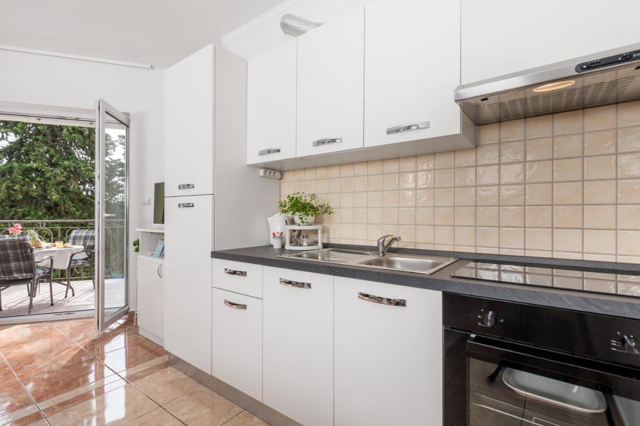Summer Breeze Apartment With A Pool Opatija Buitenkant foto